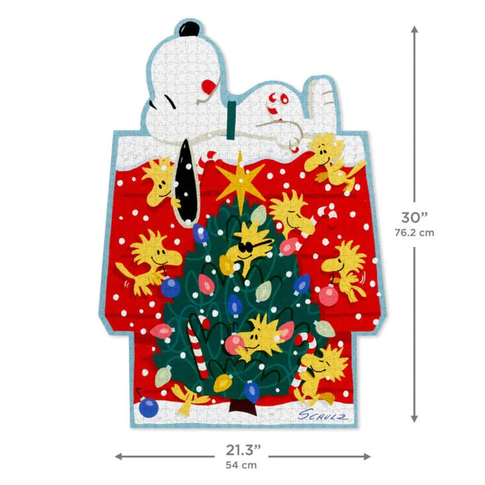 Decorative wall hanging with cartoon characters around a Christmas tree, including dimensions.