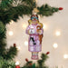Whether displayed on the Christmas tree or gifted to a devoted cat lover, it adds a heartwarming touch that captures the joy of life with cats.