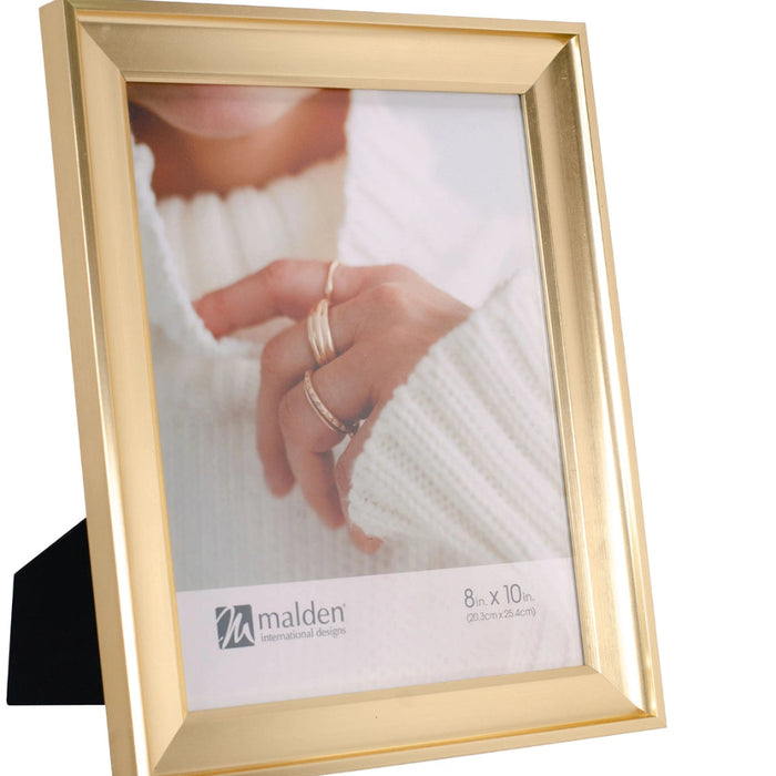  special memory with this 8x10 Elegant Gold frame. 