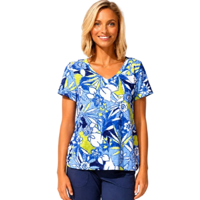 This Habitat Clothes Women's Peruvian Cotton Fiji Floral Tee made with soft Peruvian cotton, this floral tee offers a comfortable feel that works beautifully for casual days, weekend outings, travel, or warm-weather adventures