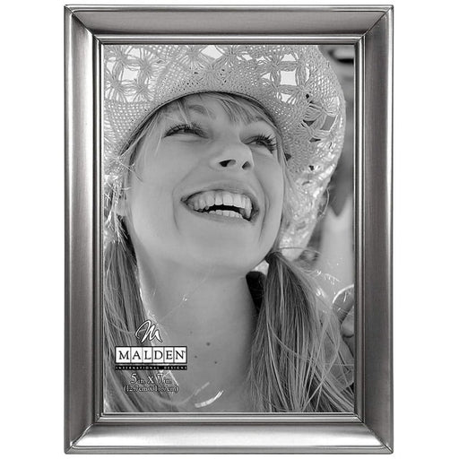 Malden : Concourse Shiny Silver Photo Frame - 5x7 at Annie's Hallmark