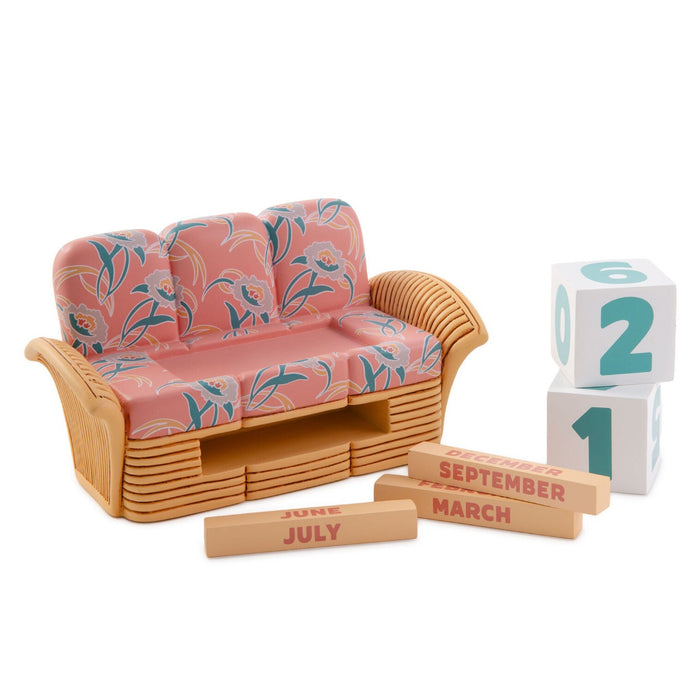 Hallmark : The Golden Girls Floral Rattan Couch Perpetual Calendar
