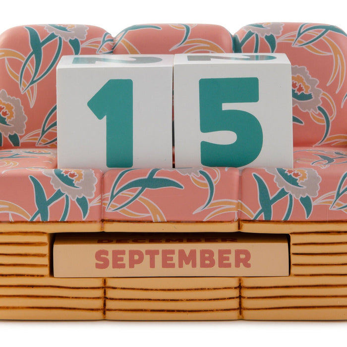Hallmark : The Golden Girls Floral Rattan Couch Perpetual Calendar