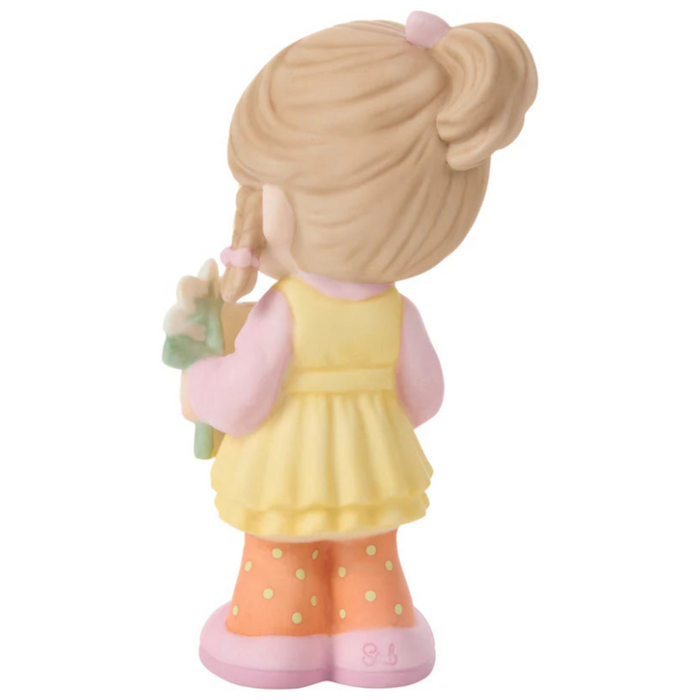 Features a “Grandma I Love You” sign with hearts and flower accents