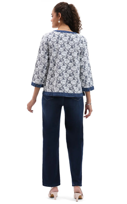 Designed with a flattering open-front silhouette, this versatile layering piece is perfect for transitioning between seasons.