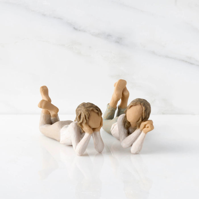 Forever Friends Figurine featuring a heartfelt friendship design and sentimental keepsake decoration