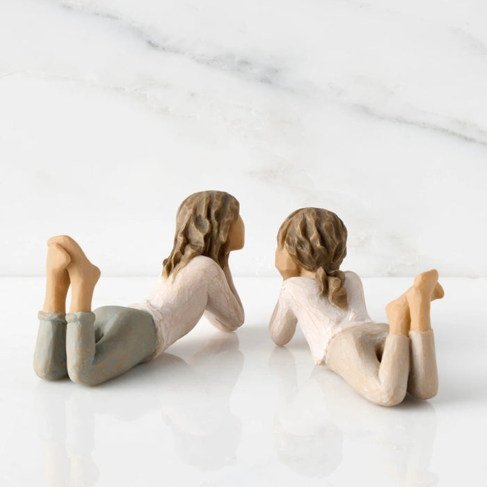 Forever Friends Figurine featuring a heartfelt friendship design and sentimental keepsake decoration