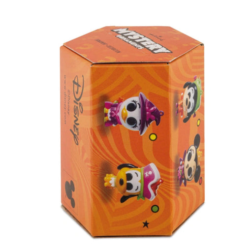 This Hallmark Disney Mickey and Friends Mystery Series 1 Shatterproof Hallmark Ornament adds surprise, fun, and Disney magic to your holiday celebrations.