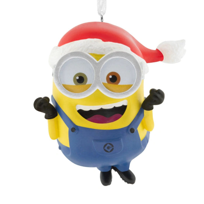 This Hallmark Minions Bob in Santa Hat Hallmark Ornament adds playful holiday cheer to your Christmas décor with one of the most lovable characters from the Minions movies.