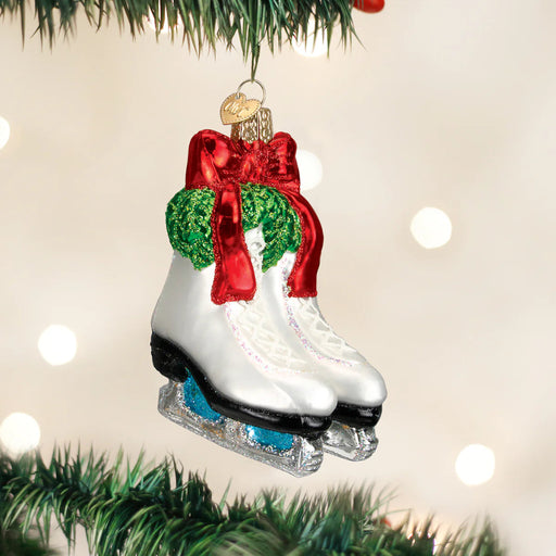 Perfect for skating enthusiasts, winter lovers, or anyone who enjoys classic holiday decorations, it makes a beautiful keepsake to treasure year after year.