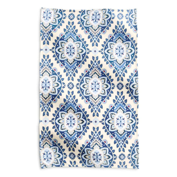 Vera Bradley Cambridge Blues plush throw blanket with colorful blue floral print and soft, warm polyester fabric.