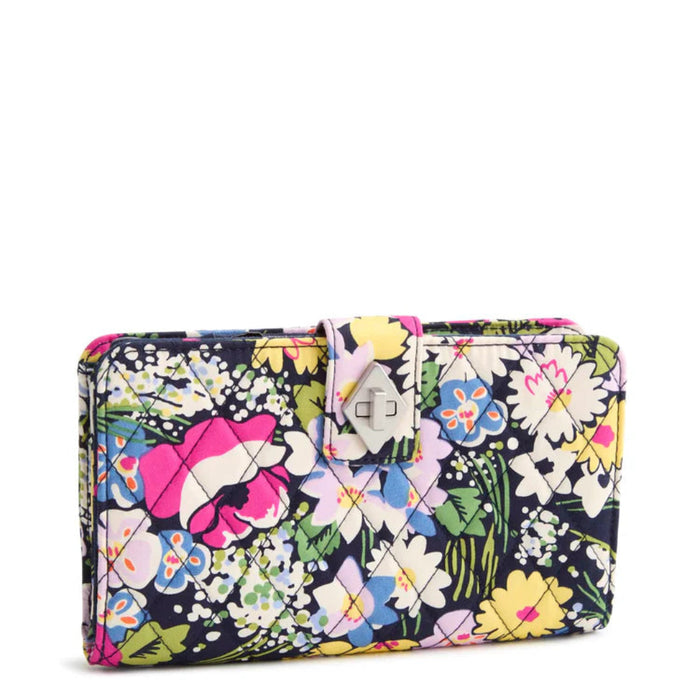 Multiple pockets keep cards, cash and essentials neatly arranged, making it the perfect blend of form and function for everyday ease.