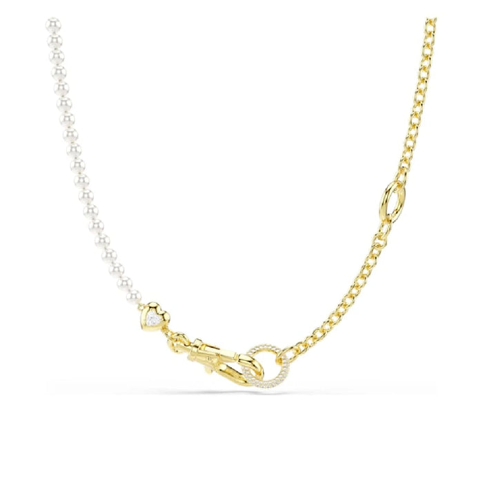 A gold chain featuring an elegant pearl clasp, showcasing a blend of luxury and sophistication.