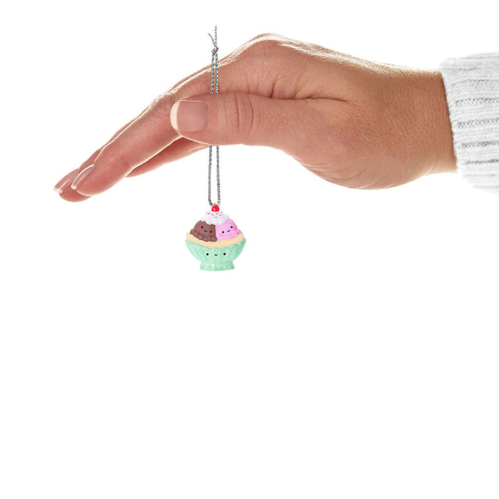 Hallmark : 2025 Keepsake Mini Two Scoops of Fun Ornament 0.75" (410)