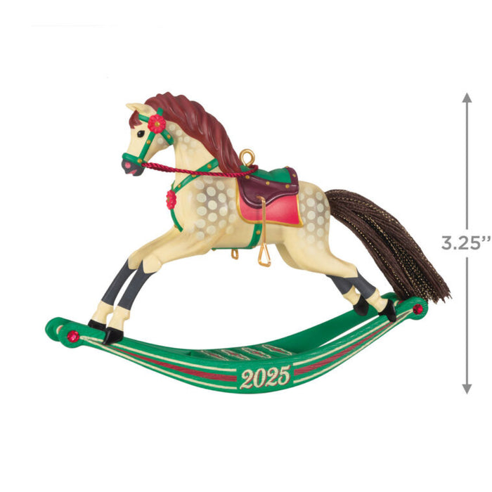 Christmas ornament of a  beige rocking horse with '2025' on a white background with product dimensions 