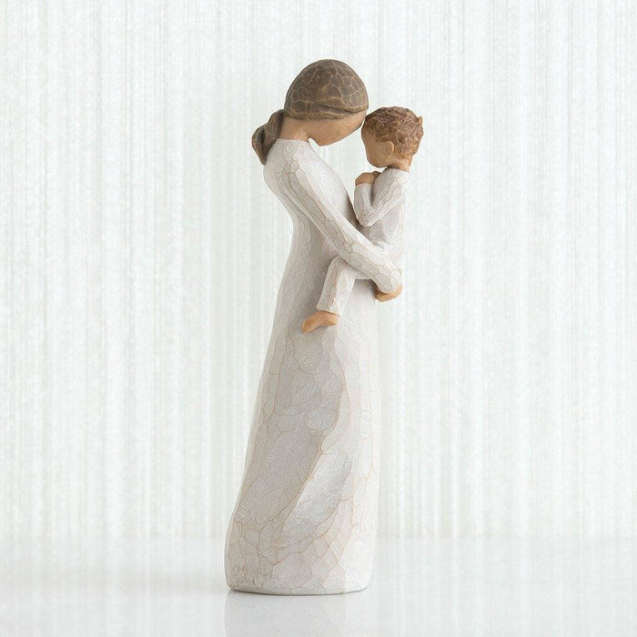 "Willow Tree Tenderness figurine featuring a mother lovingly holding her baby in a soft embrace – hand-carved sculpture by Susan Lordi, perfect gift for new moms and Mother’s Day"