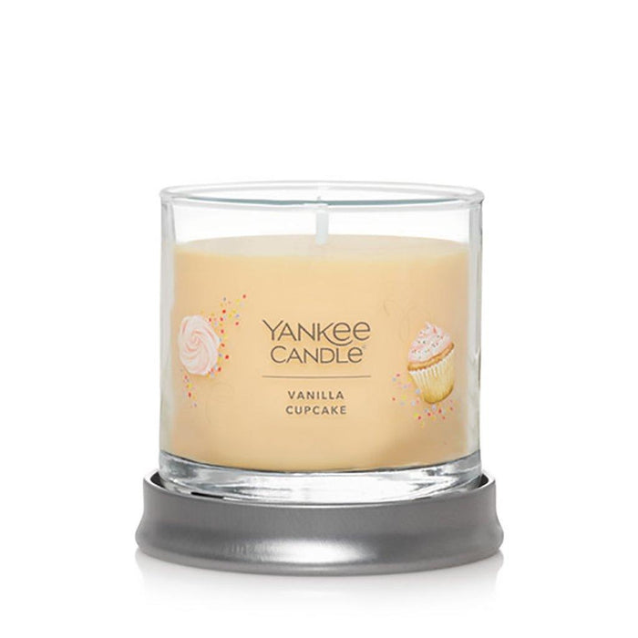"Yankee Candle : Signature Small Tumbler Candle in Vanilla Cupcake -"