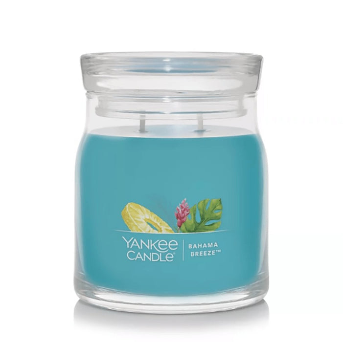 "Yankee Candle : Signature Medium Jar Candle in Bahama Breeze™ -"