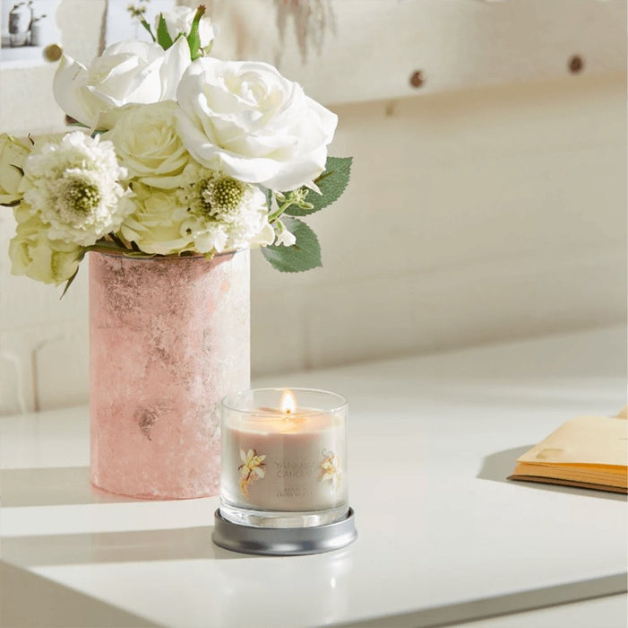 "Yankee Candle : Signature Small Tumbler Candle in Vanilla Crème Brûlée -"