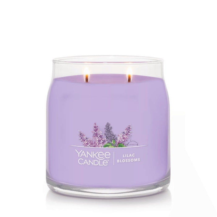 "Yankee Candle : Signature Medium Jar Candle in Lilac Blossoms -"