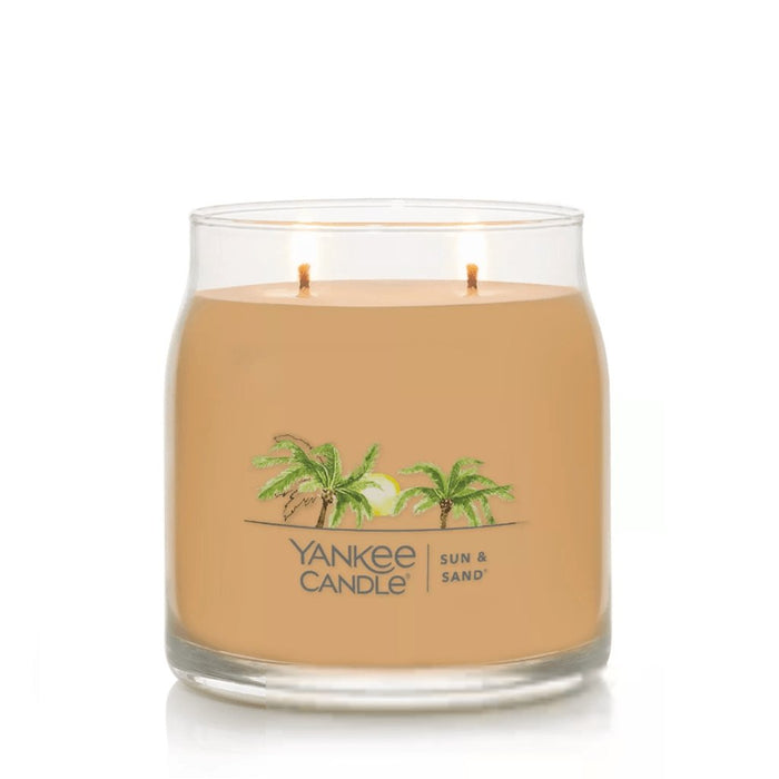 "Yankee Candle : Signature Medium Jar Candle in Sun & Sand® -"
