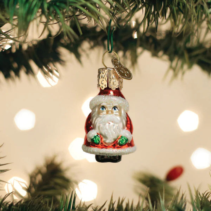 Perfect for holiday decorating, gifting, or collecting, it's a timeless keepsake that captures the magic of the season.