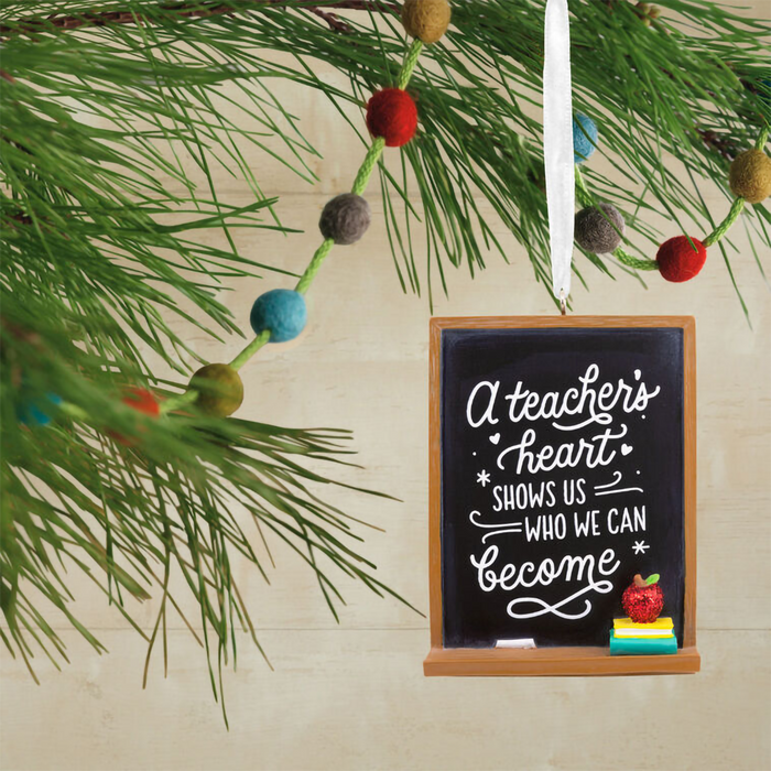 Hallmark : A Teacher's Heart Blackboard Hallmark Ornament