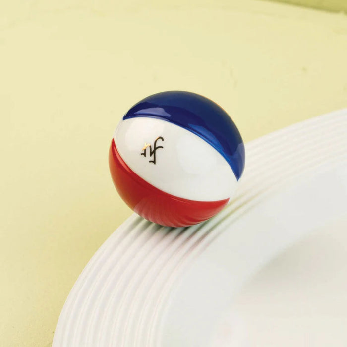 It's the perfect accent for adding a splash of seasonal charm to your entertaining.