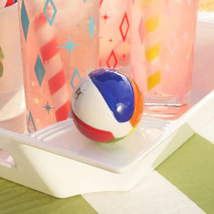 It's the perfect accent for adding a splash of seasonal charm to your entertaining.