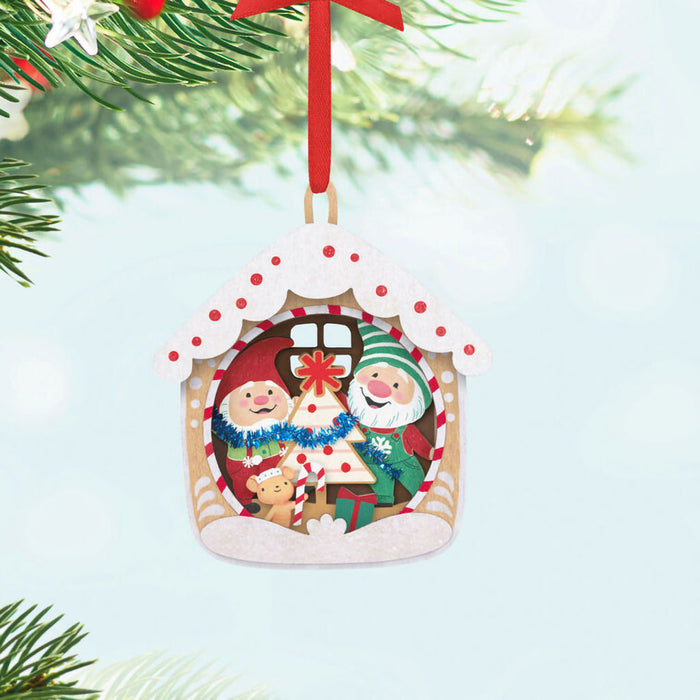 Hallmark : 2025 Keepsake 5th Anniversary Gnome for Christmas Papercraft Ornament (455)