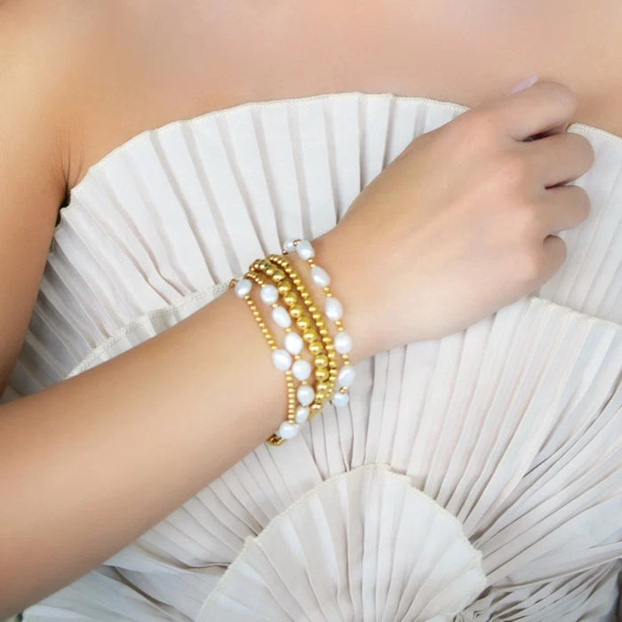 The Stia All In Pearl Bracelet delivers timeless elegance you can wear every day. 