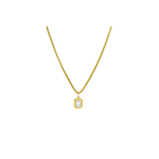 The delicate box chain completes the look with timeless sophistication.