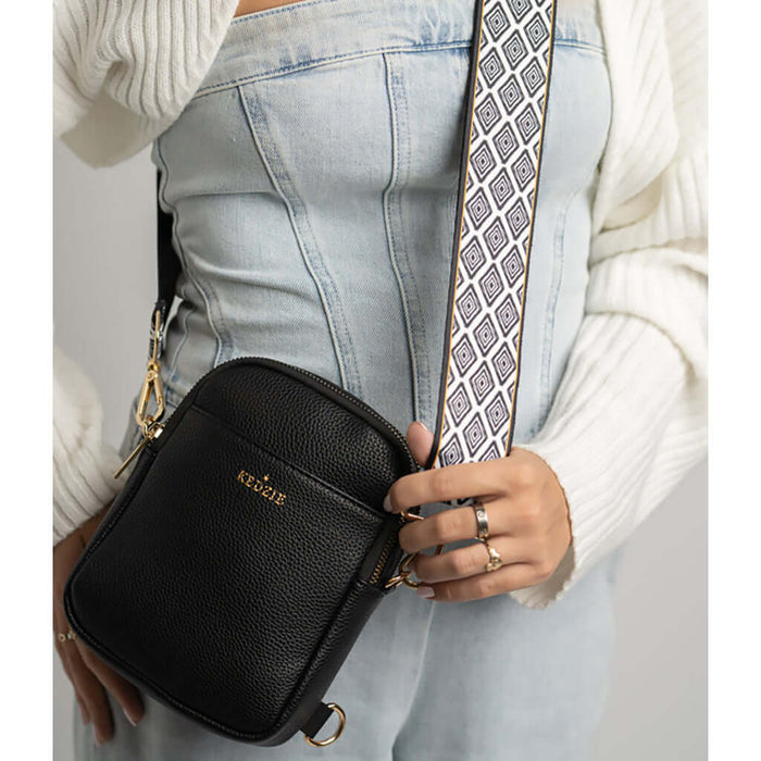 Shop in-store at Annie's Hallmark locations in Londonderry and Salem, NH, or explore our full selection online.