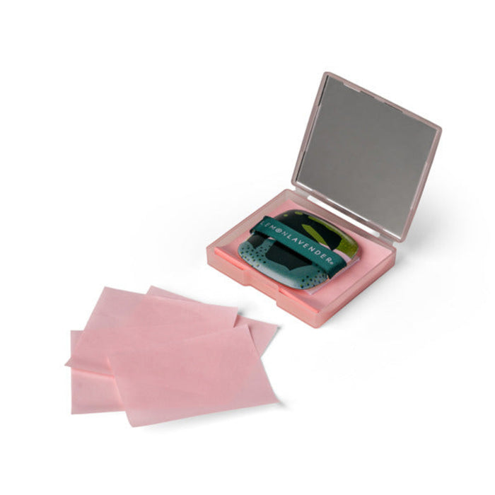 Quickly absorbs excess oil for a fresh, shine-free look anytime.