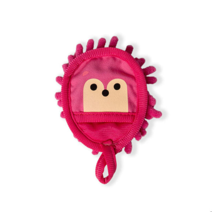 Soft microfiber bristles trap dust for quick, effective cleaning.
