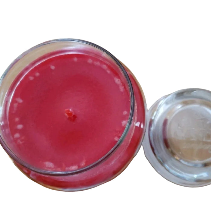 MacIntosh Medium Jar Candle in a classic glass jar featuring a fresh-picked apple fragrance for long-lasting home fragrance.