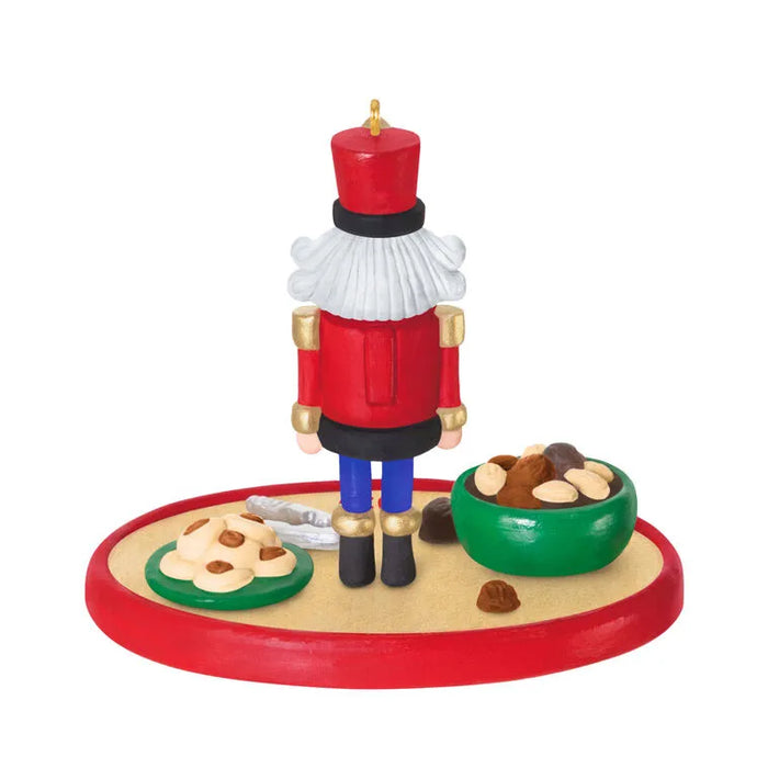 Hallmark : 2026 Keepsake Season's Treatings 18th in the series (263)
