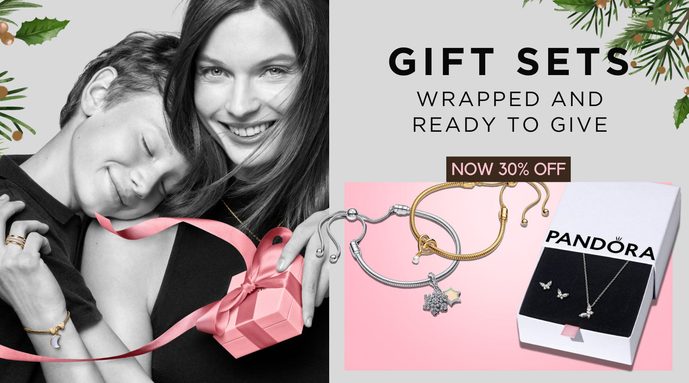 Promotional image for Pandora gift sets with jewelry and a discount offer.