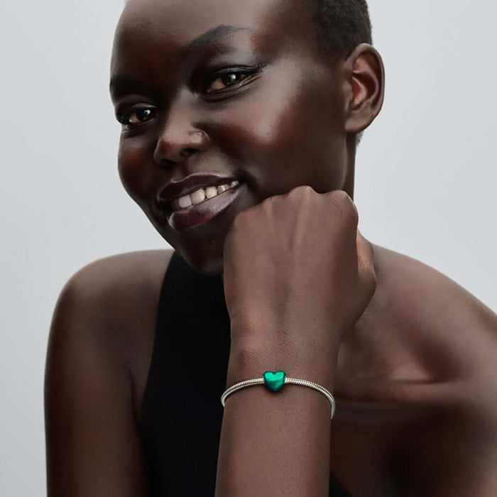 PANDORA : Metallic Green Heart Charm