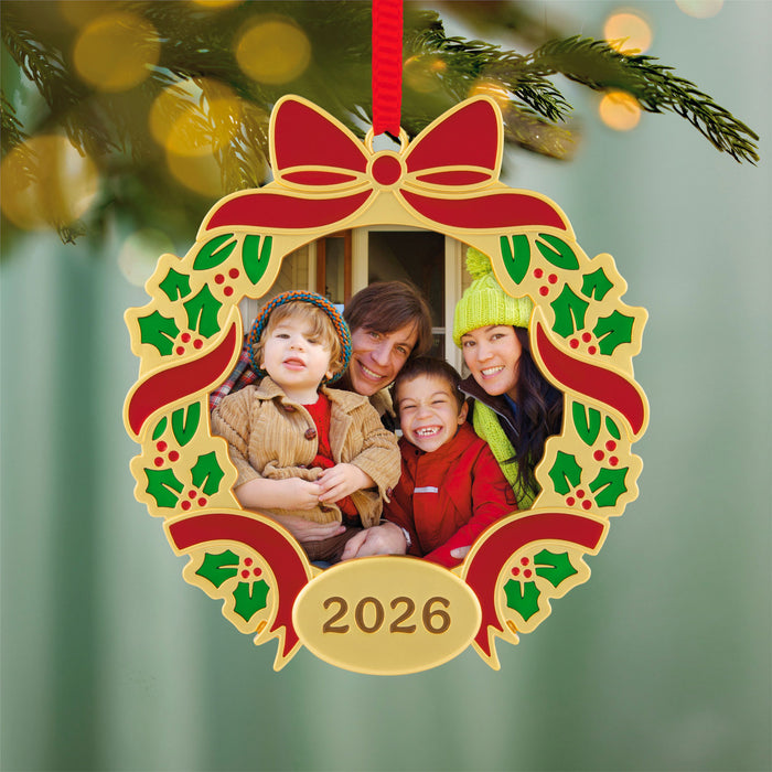 Hallmark : 2026 Keepsake Our Family Christmas (230)