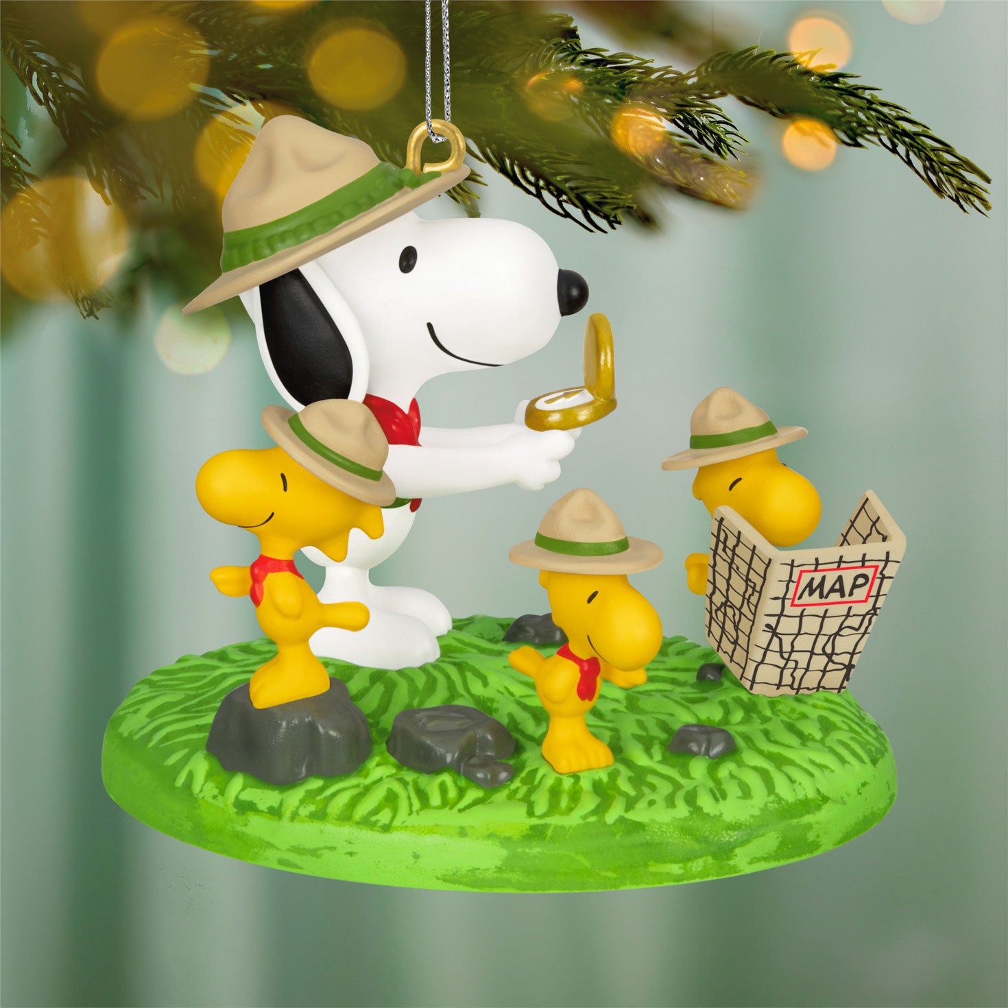 Orienteering PEANUTS Gang Snoopy Ornament 2026 – Hallmark Keepsake