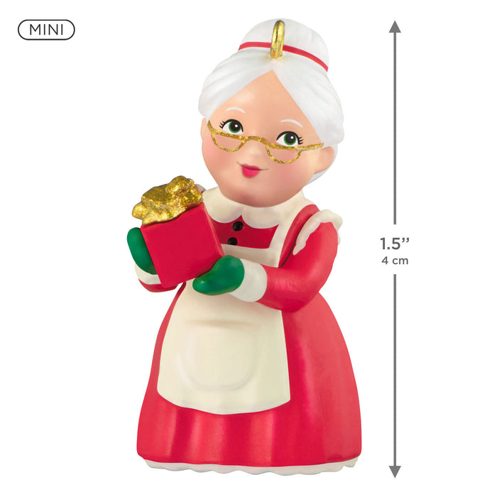 Hallmark : 2026 Keepsake Sweet Mrs. Claus (367)