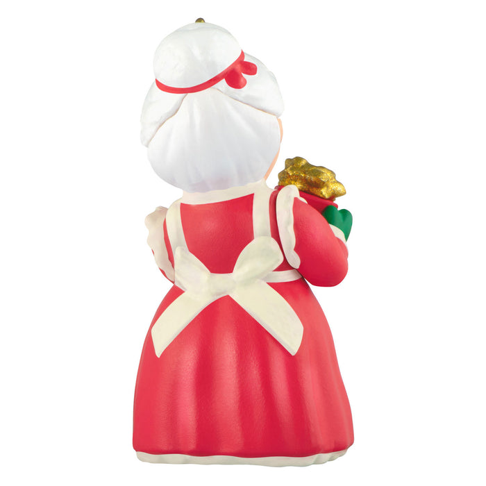 Hallmark : 2026 Keepsake Sweet Mrs. Claus (367)