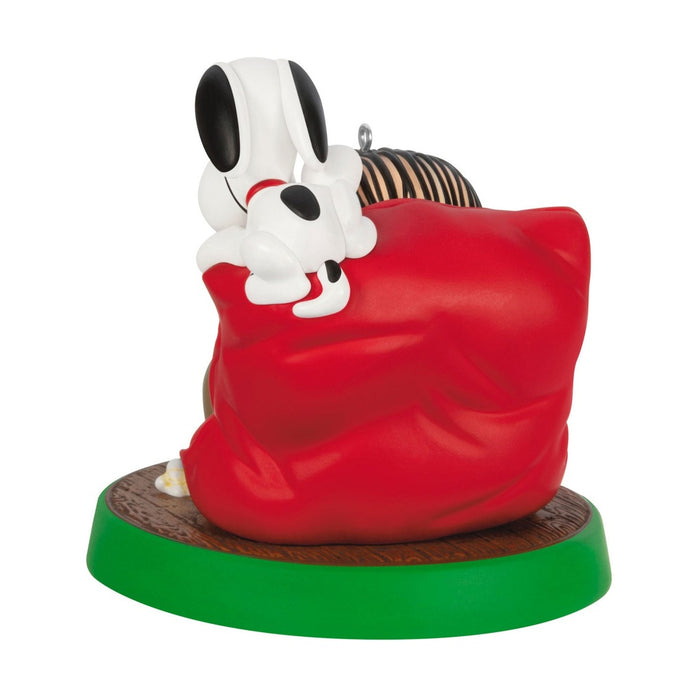Hallmark : 2026 Keepsake Christmas is... 3rd in the series The PEANUTS® Gang (67)