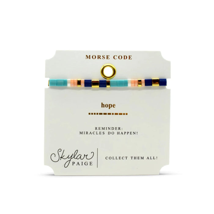 Square-shaped bracelet in multiple colors, crafted from gold-plated brass, highlighting a stylish and modern aesthetic.
