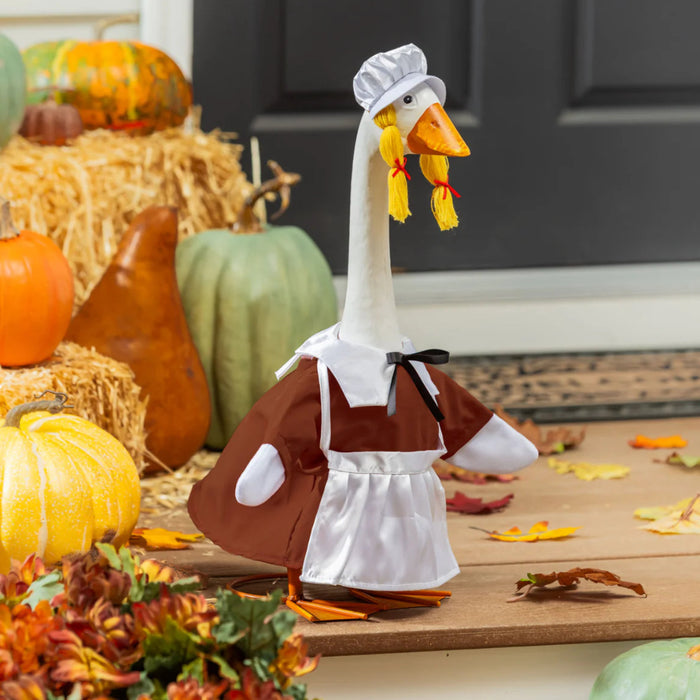 this outfit adds an air of rustic charm that never goes out of style. 