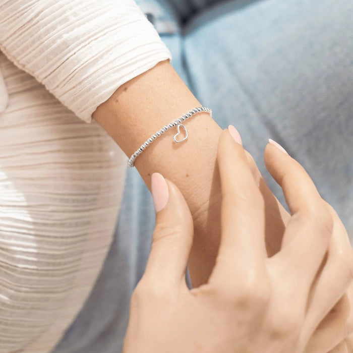 A Littles & Co A Little Amazing Auntie Bracelet featuring a meaningful design for a special auntie.