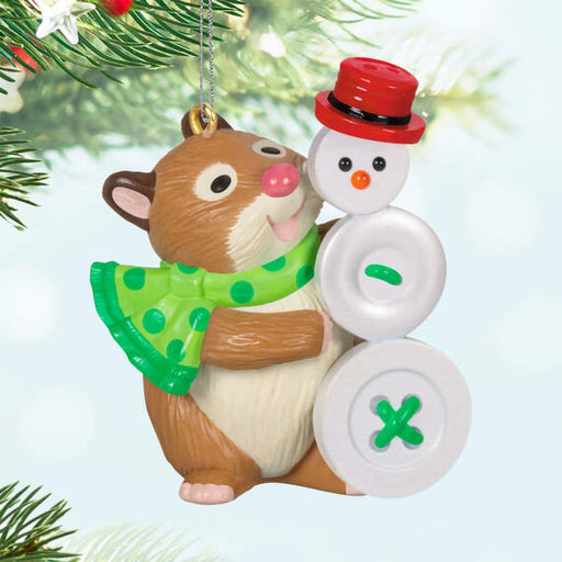 Hallmark : 2024 Keepsake Ornament Cute as a Button (81) - Hallmark : 2024 Keepsake Ornament Cute as a Button (81)