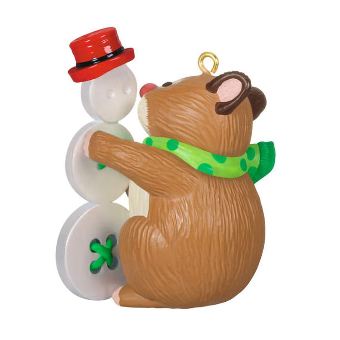 Hallmark : 2024 Keepsake Ornament Cute as a Button (81) - Hallmark : 2024 Keepsake Ornament Cute as a Button (81)