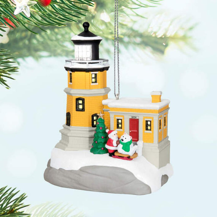 Hallmark : 2024 Keepsake Ornament Holiday Lighthouse With Light (151) - Hallmark : 2024 Keepsake Ornament Holiday Lighthouse With Light (151)